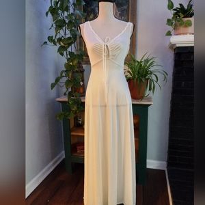 Vintage Miss Elaine nightgown size small